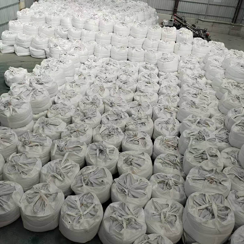 What are the causes of internal bubble defects in glass balls and how can the process be improved to reduce the bubble rate?